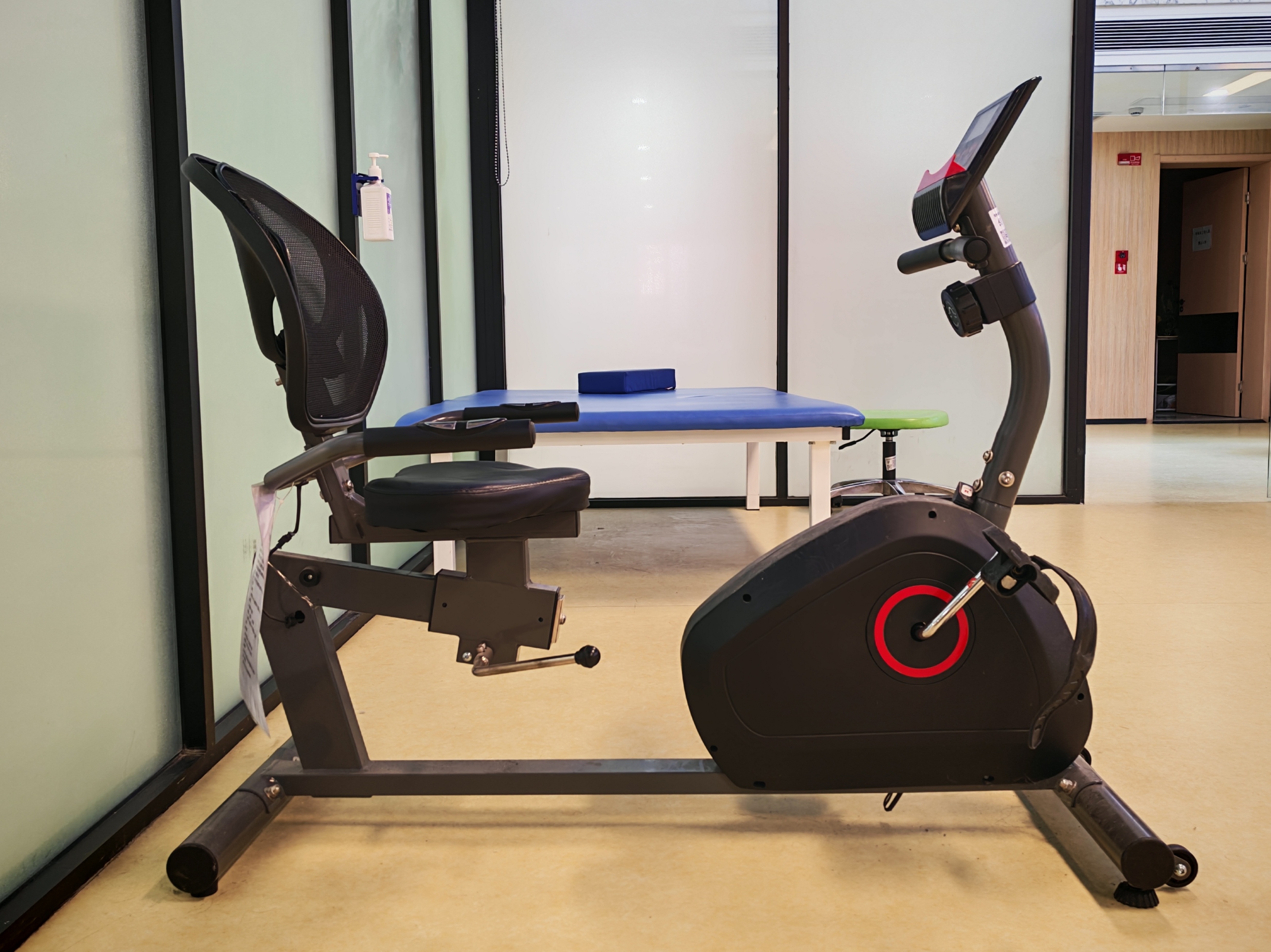 坐式下肢功率車